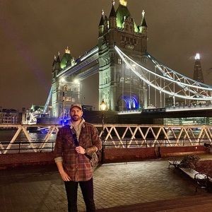 Meet your Posher, Dustin